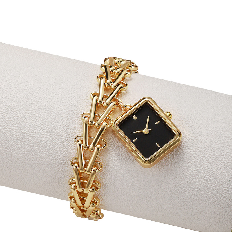 Women Quartz Watch Light Luxur - Watch Triangle Luxury recension och pris